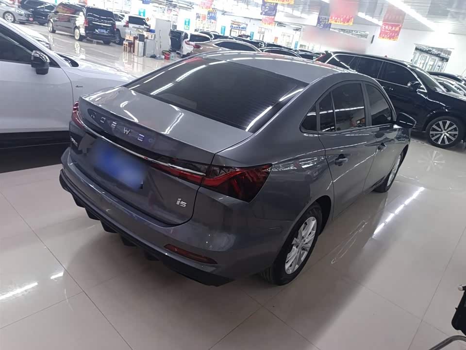 Roewe i5