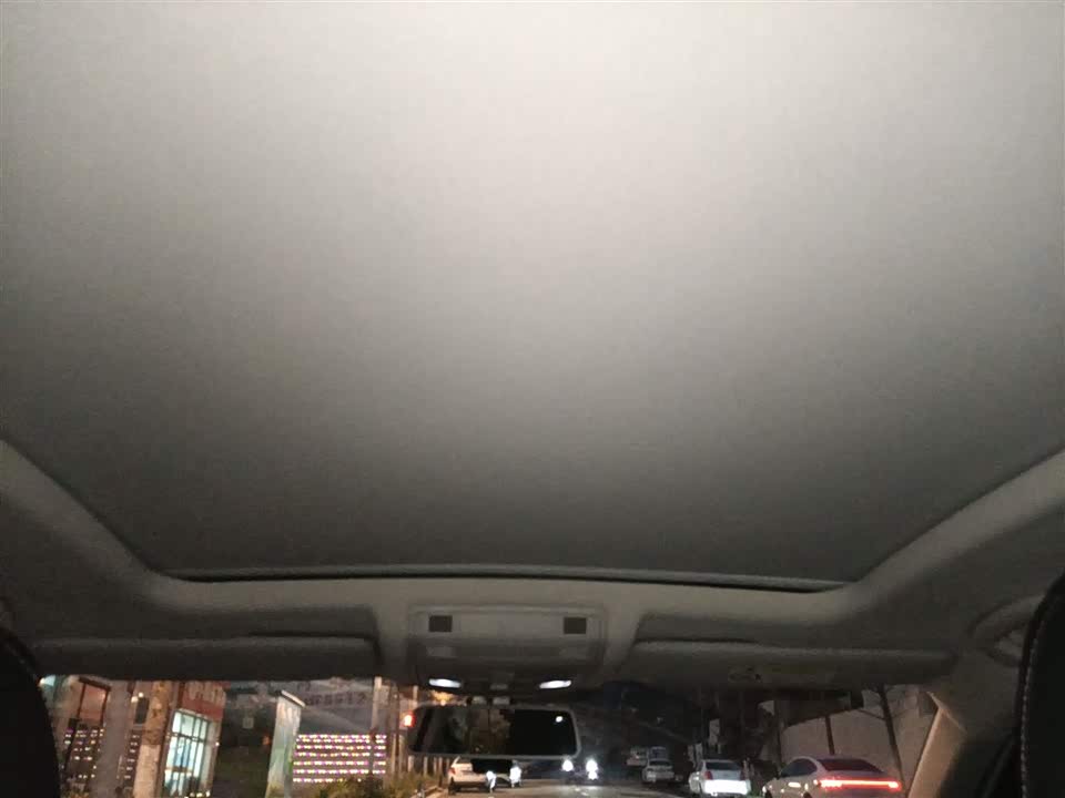 Volkswagen T-ROC exploring Songs