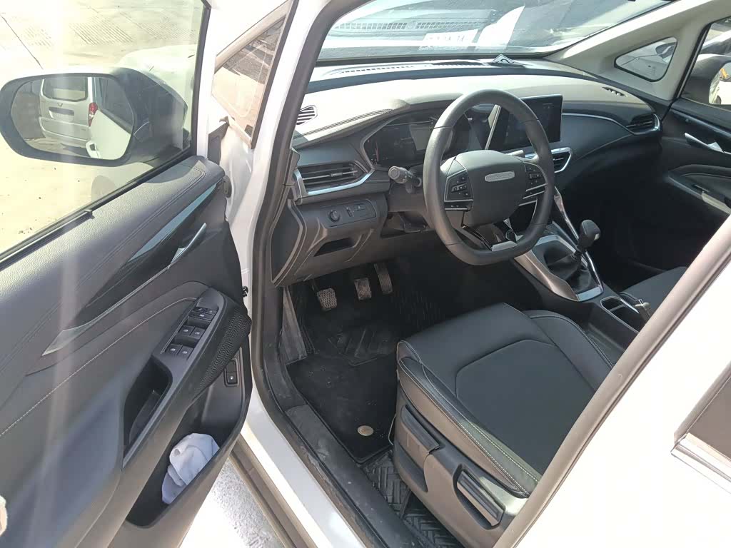 Maxus G50, 2023 13