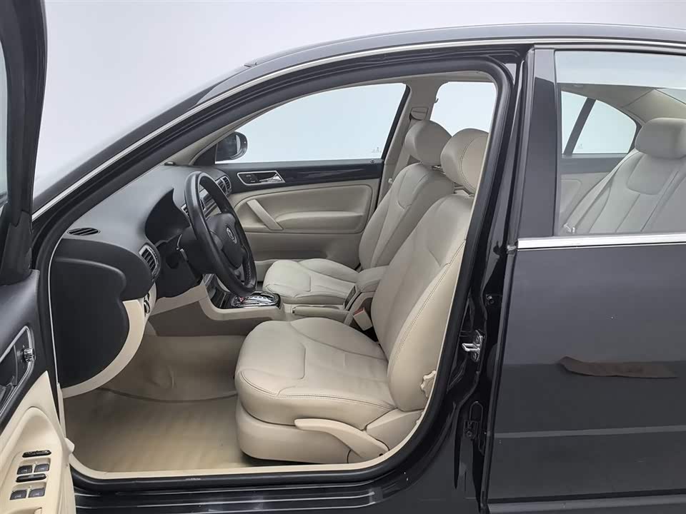 Volkswagen Passat Lingyu