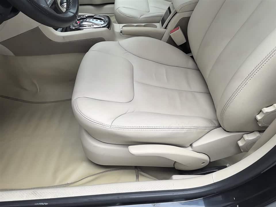 Volkswagen Passat Lingyu