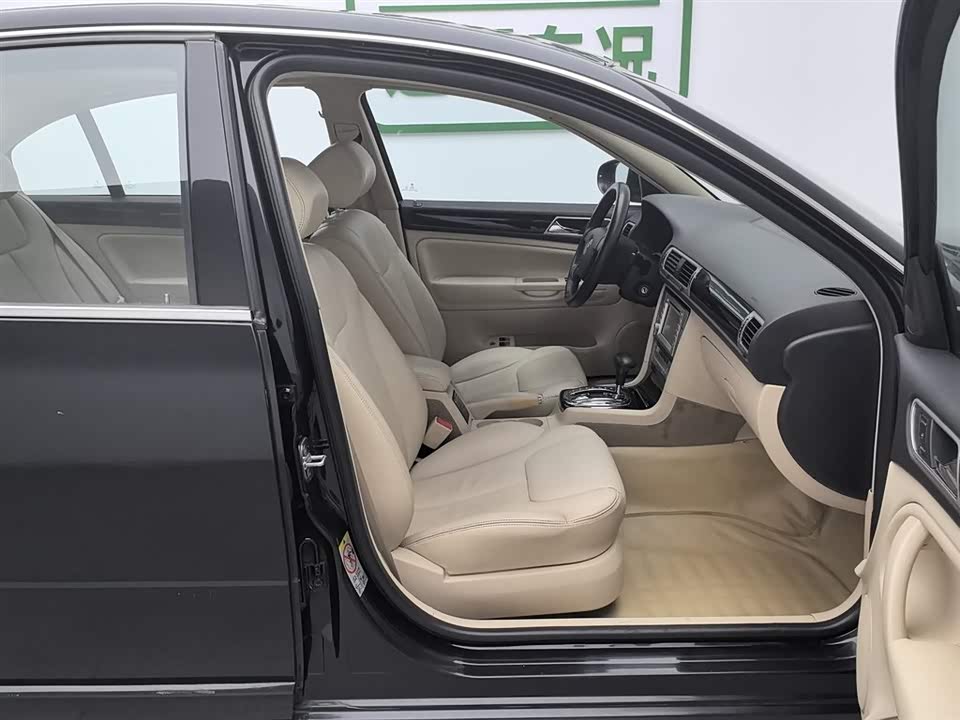 Volkswagen Passat Lingyu