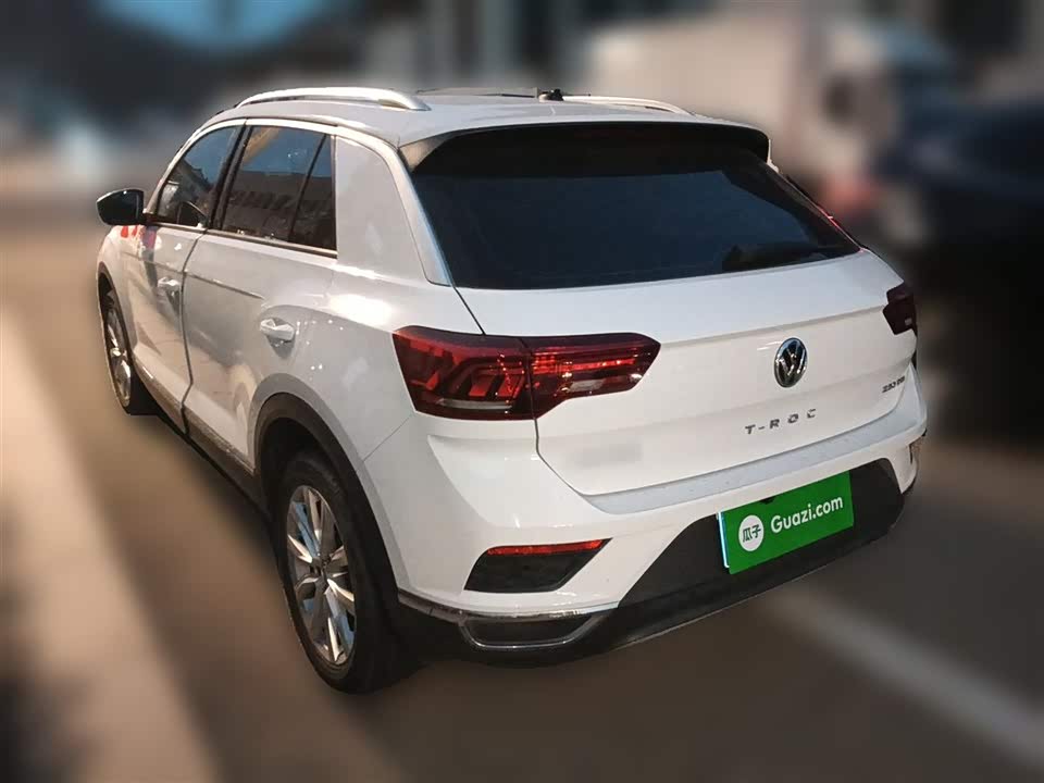 Volkswagen T-ROC exploring Songs