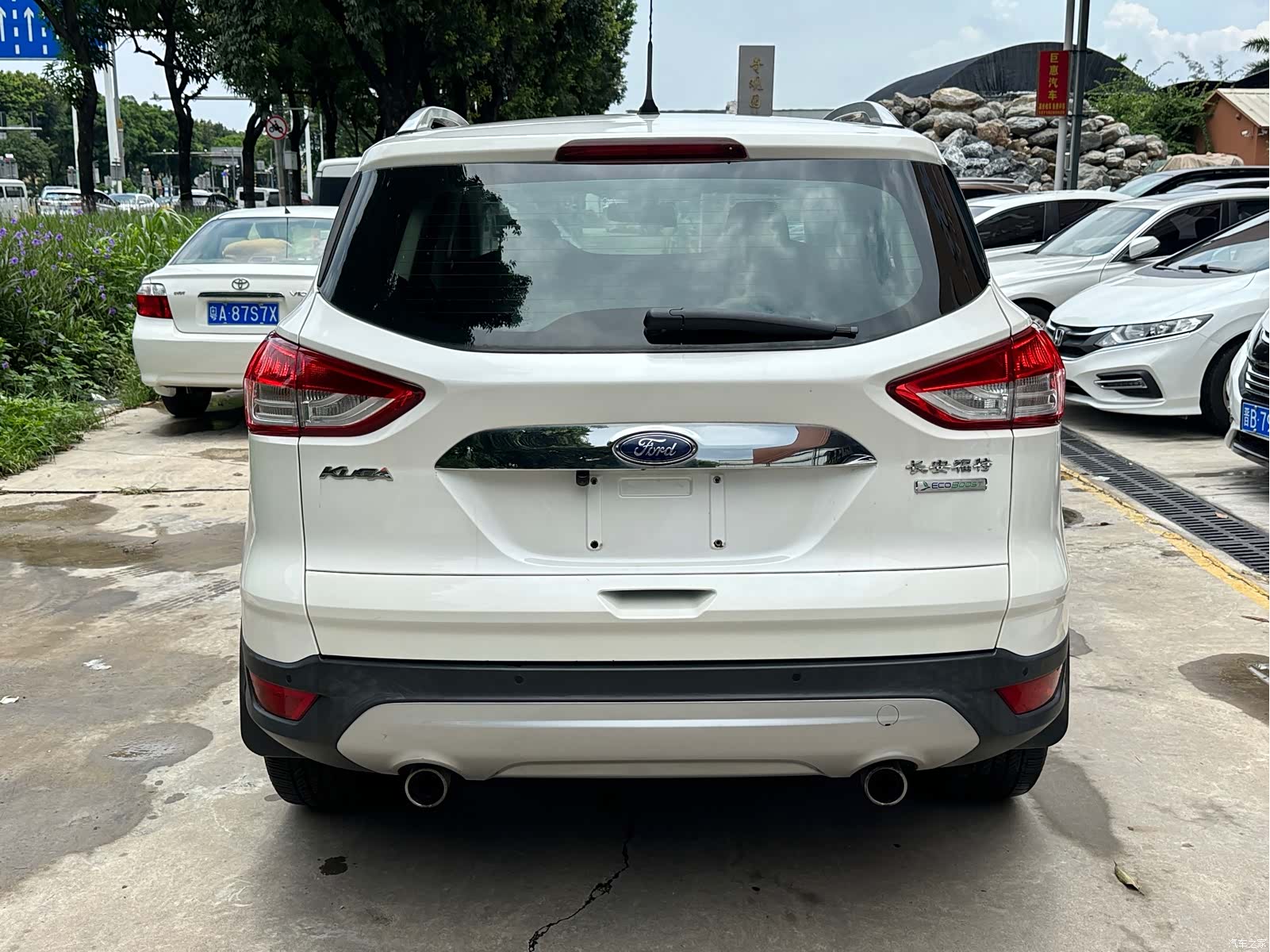 Ford Kuga, 2015 12