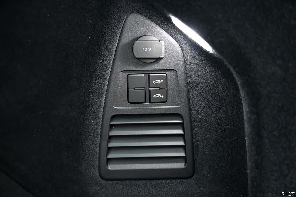 Volkswagen Touareg, 2025 33