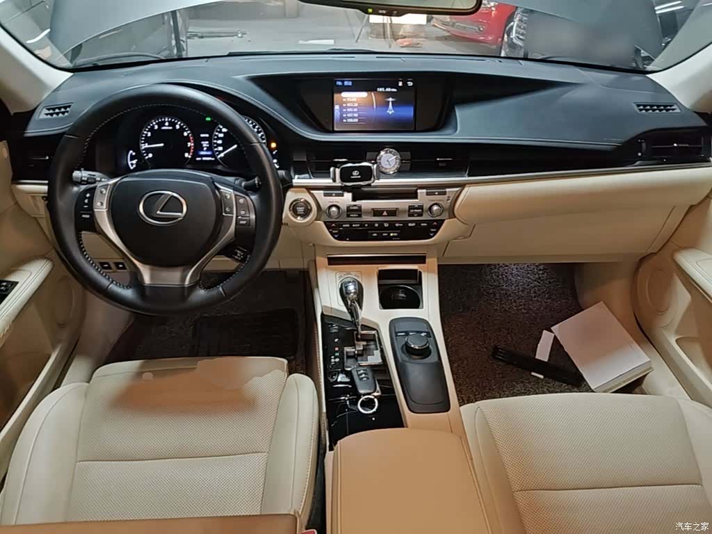Lexus ES, 2015 10