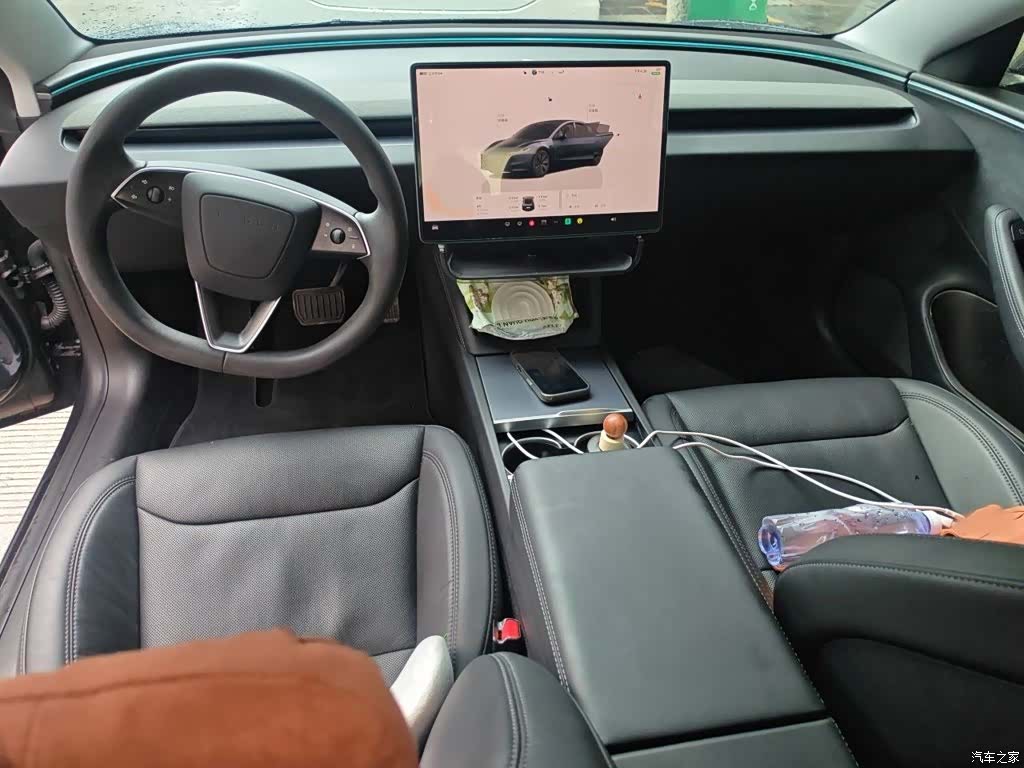 Tesla Model 3, 2025 13