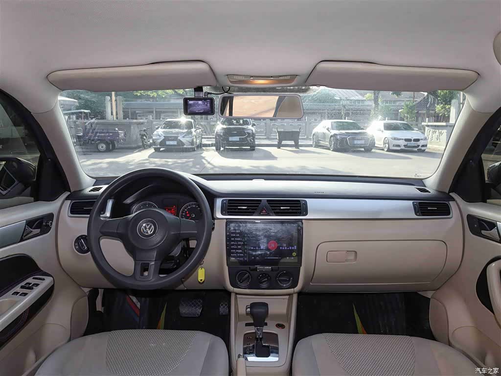 Volkswagen Bora, 2012 все фото