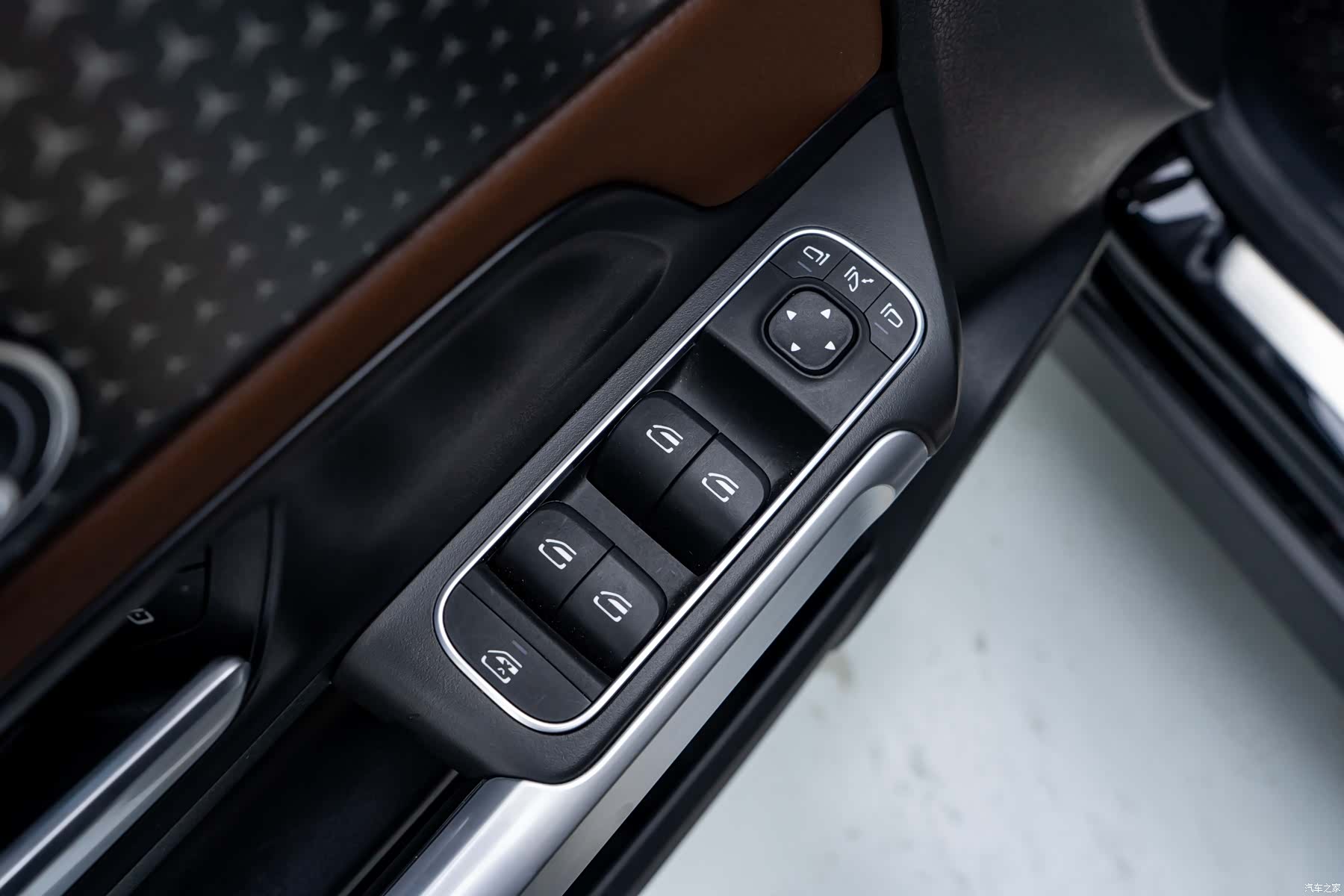 Mercedes-Benz GLB, 2024 12