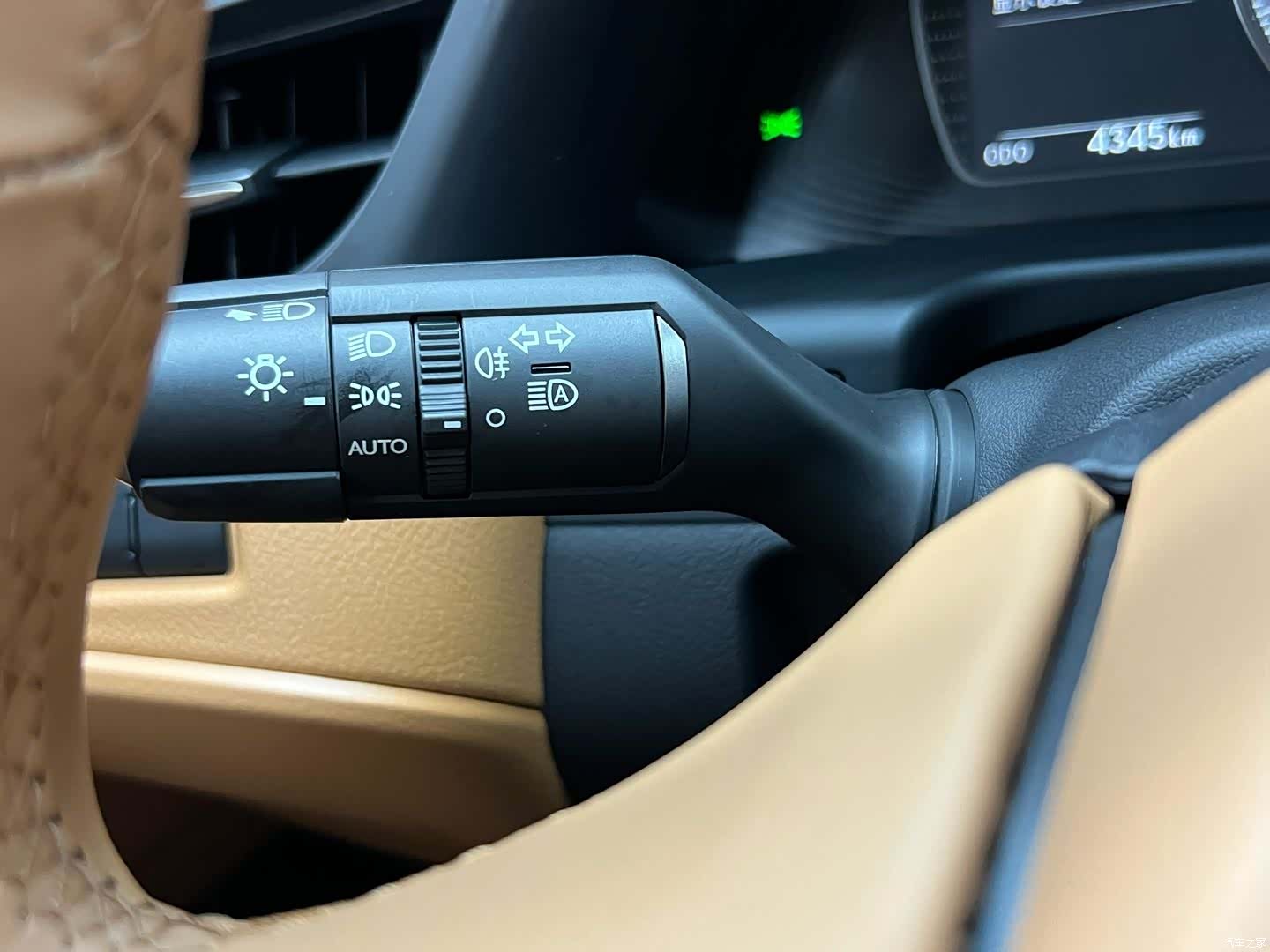 Lexus ES, 2025 23