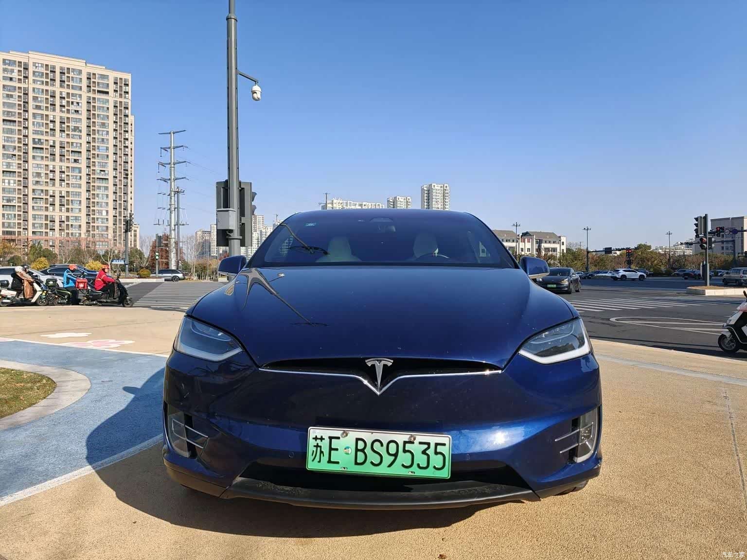 Tesla Model X, 2017 2