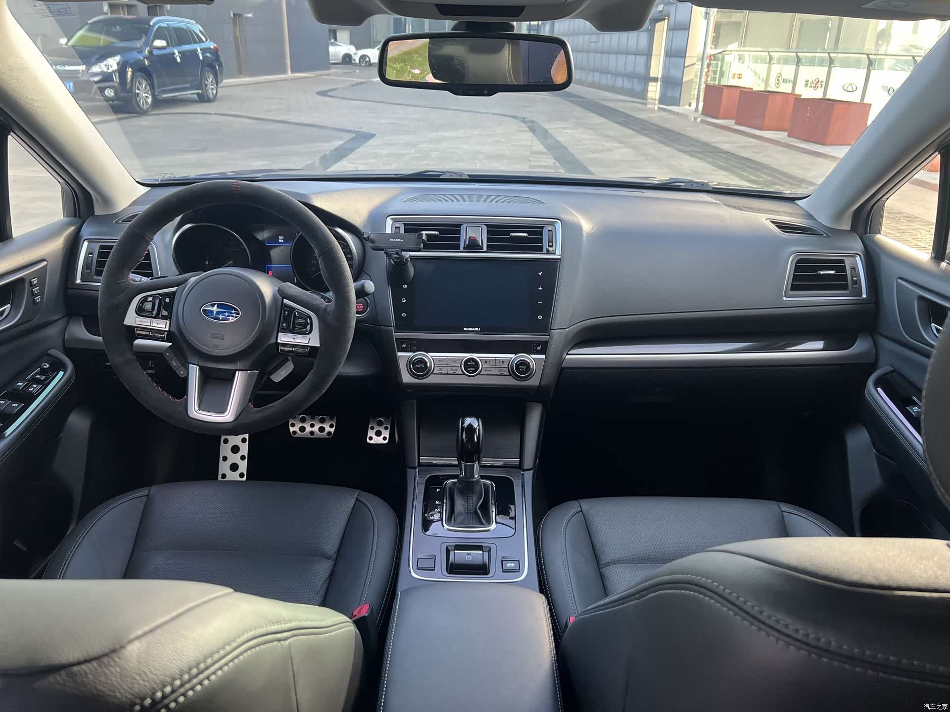 Subaru Legacy, 2017 все фото