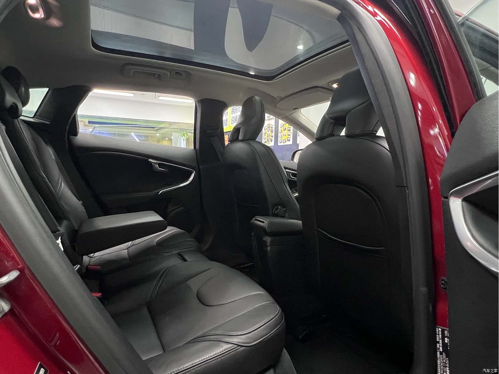 Volvo V40, 2016 17