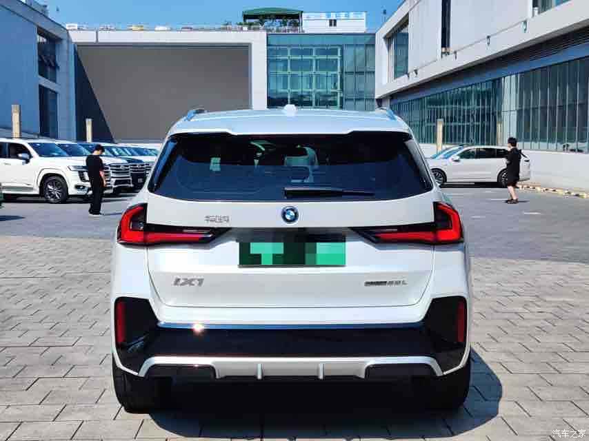 BMW iX1, 2024 8
