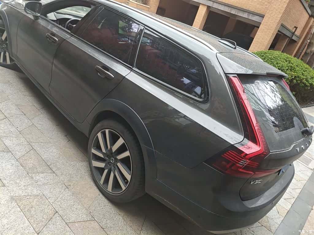 Volvo V90, 2023 3