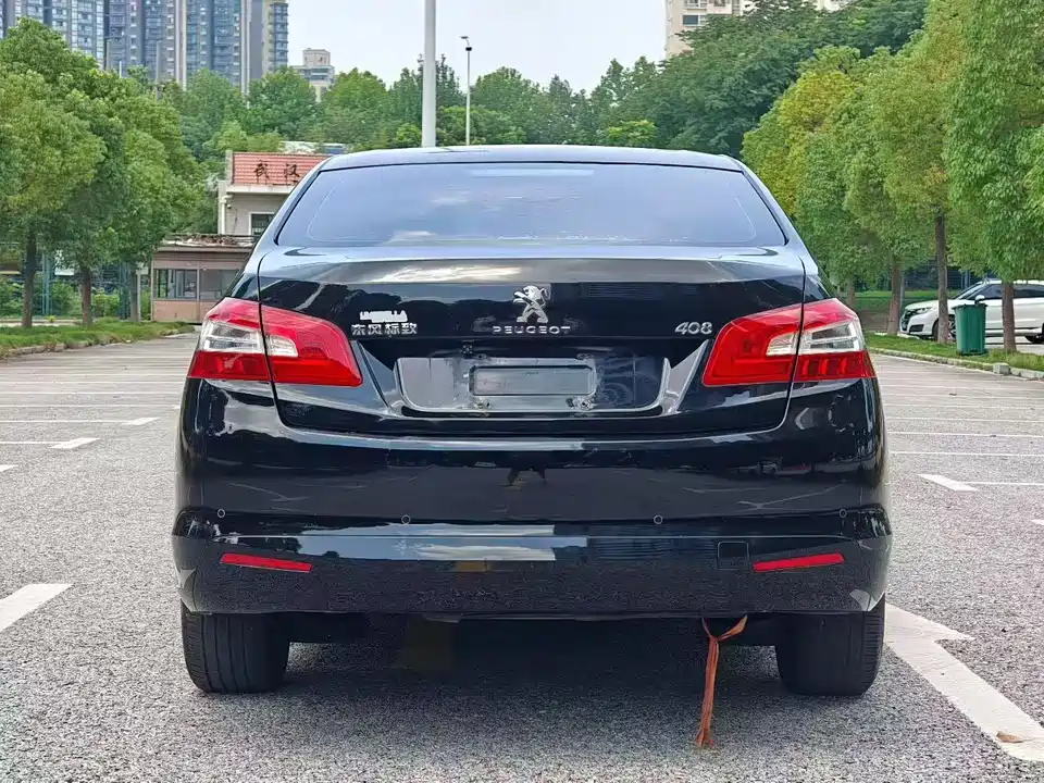 Peugeot 408