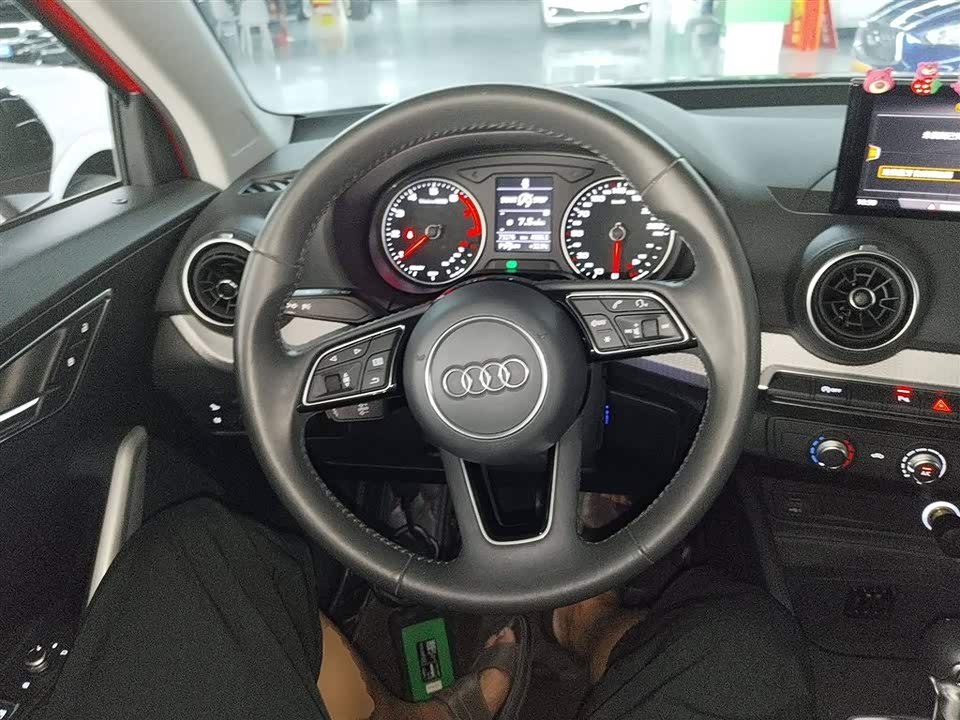 Audi Q2L Audi Q2L