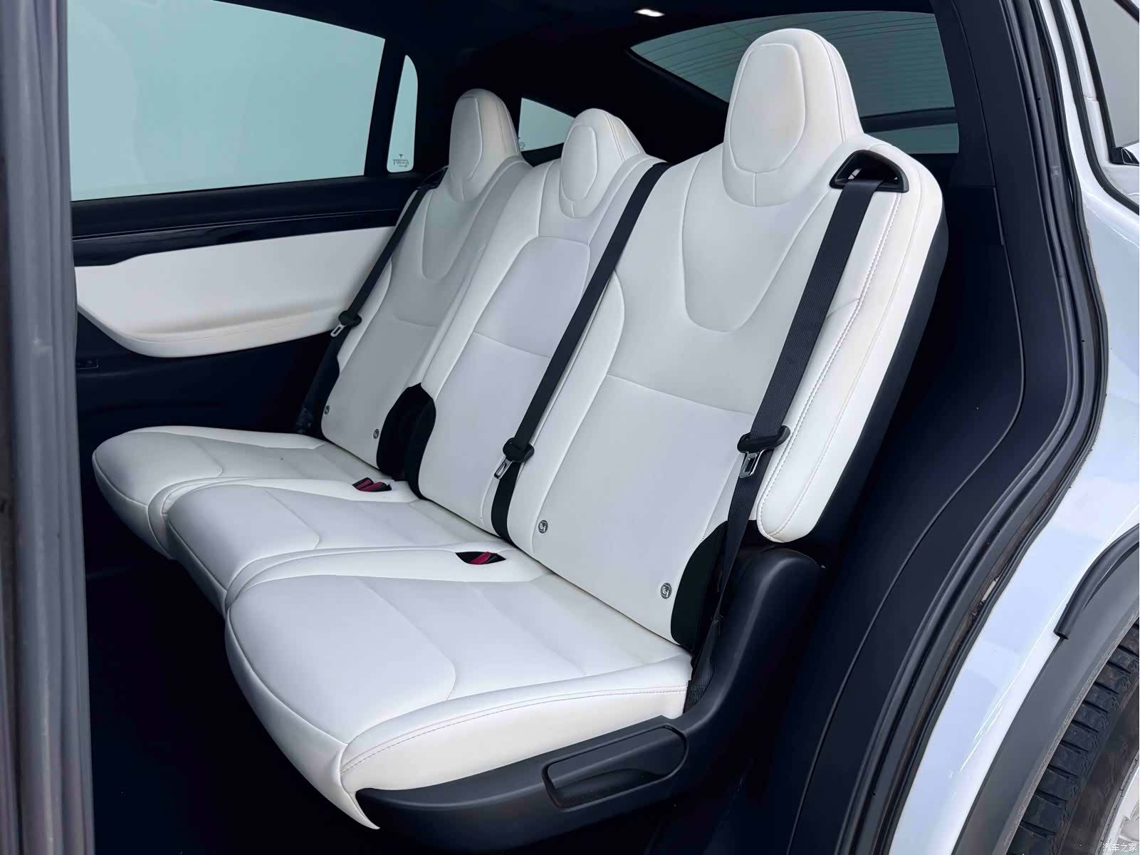Tesla Model X, 2021 23