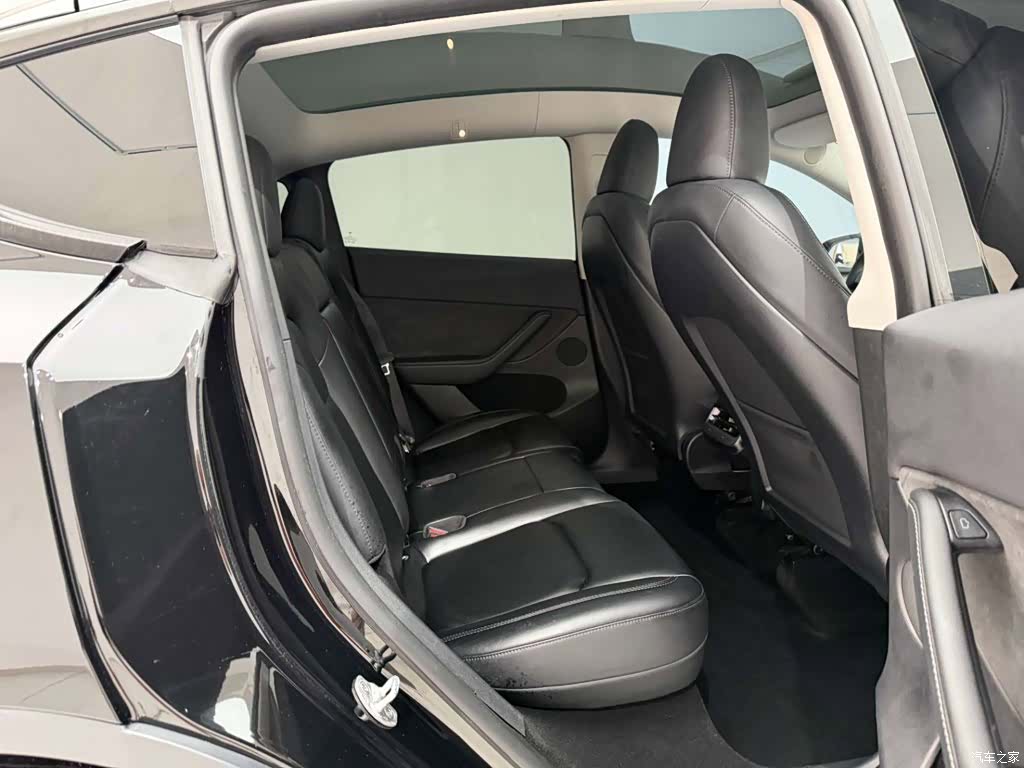Tesla Model Y, 2023 20