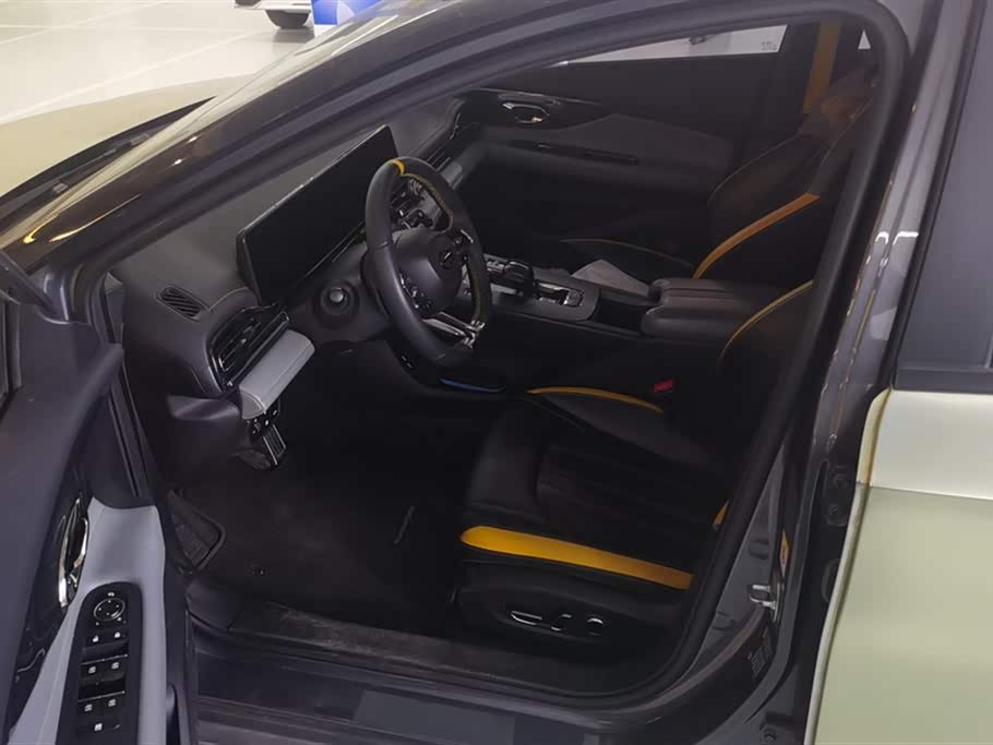 Trumpchi Shadow Leopard