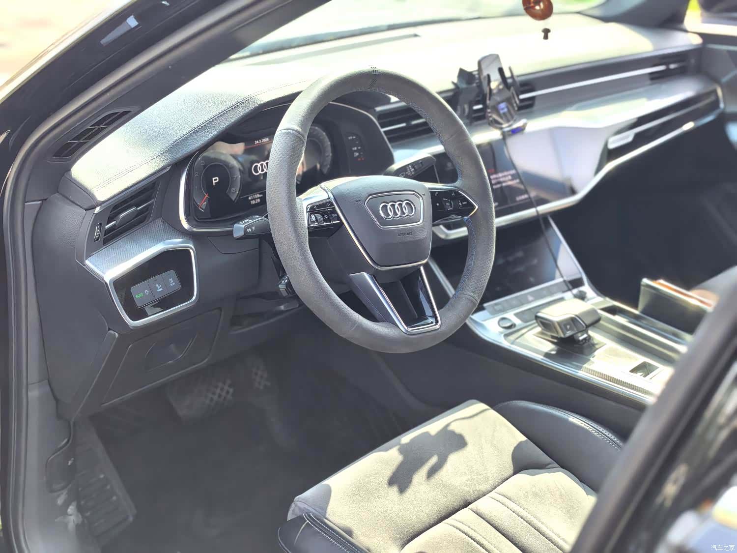 Audi A6L, 2022 3