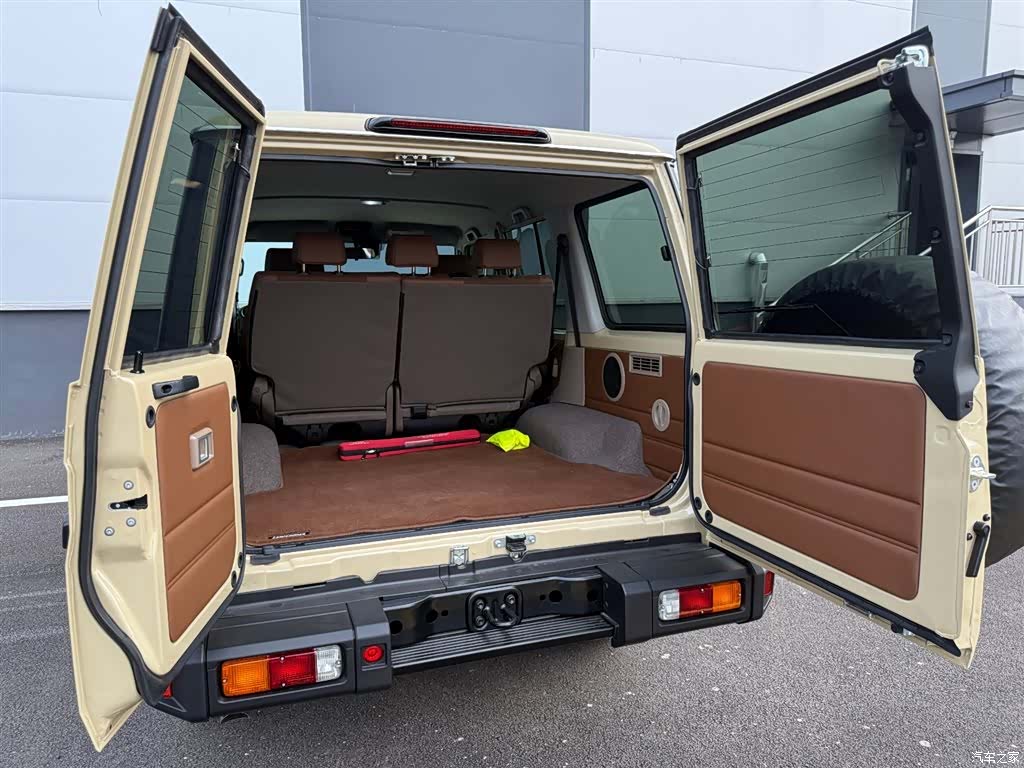 Toyota Land Cruiser, 2026 18