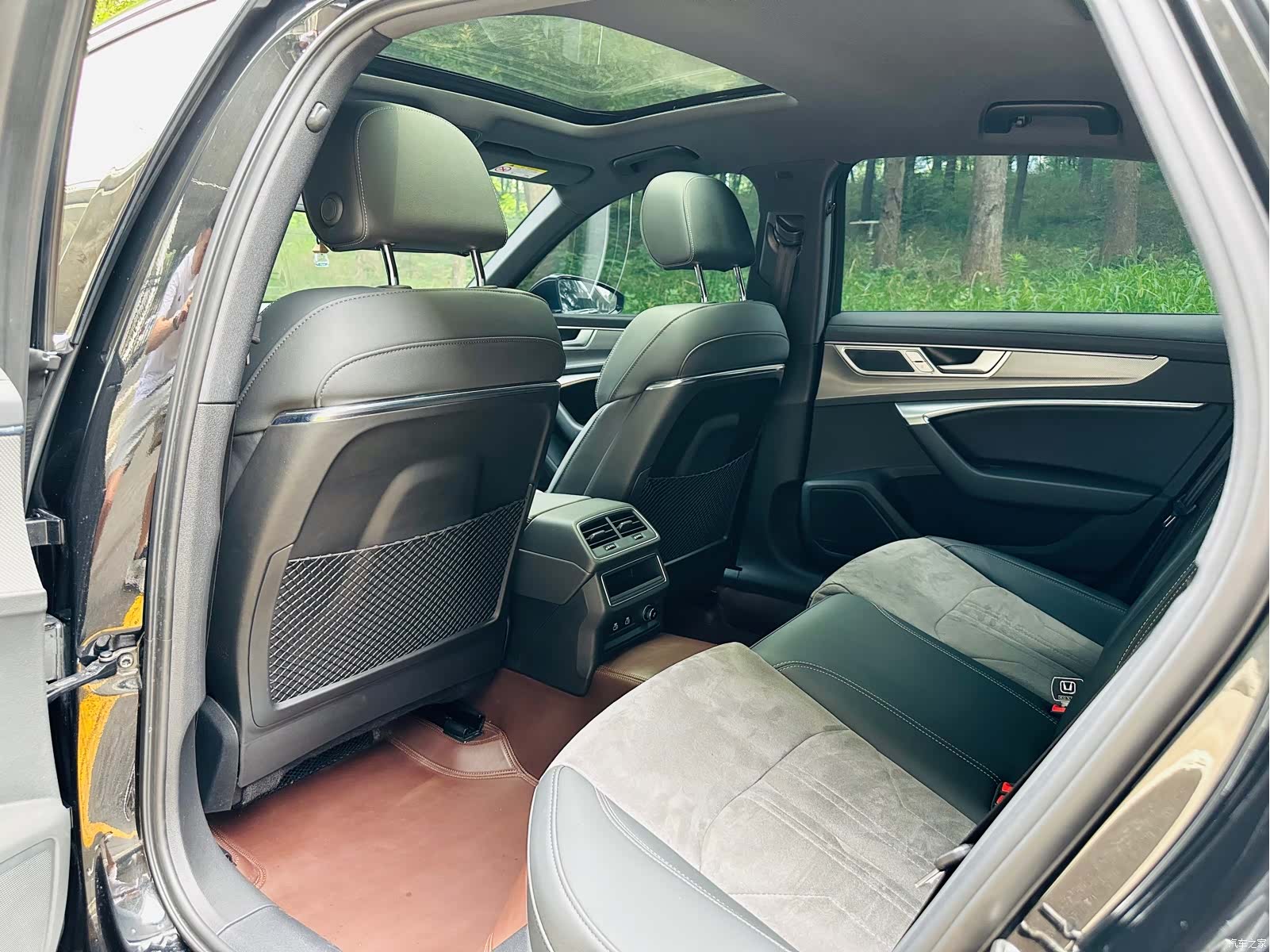 Audi A6L, 2023 все фото