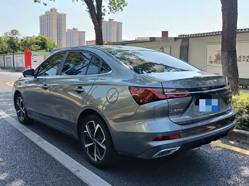 Roewe i5