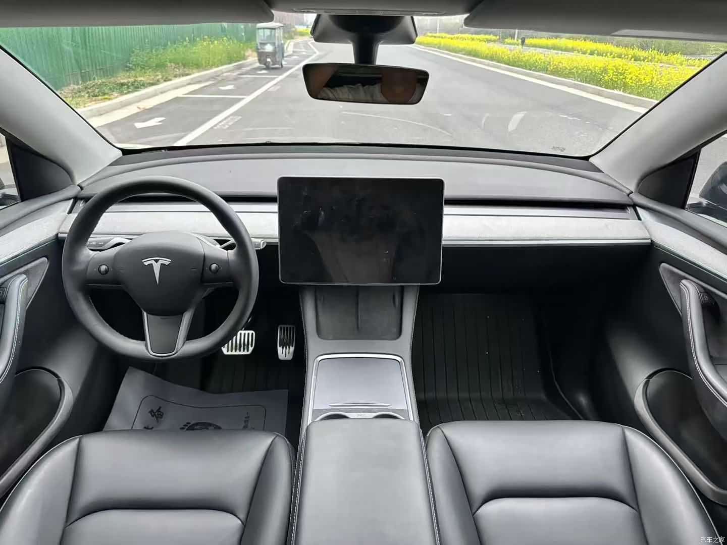 Tesla Model Y, 2024 4