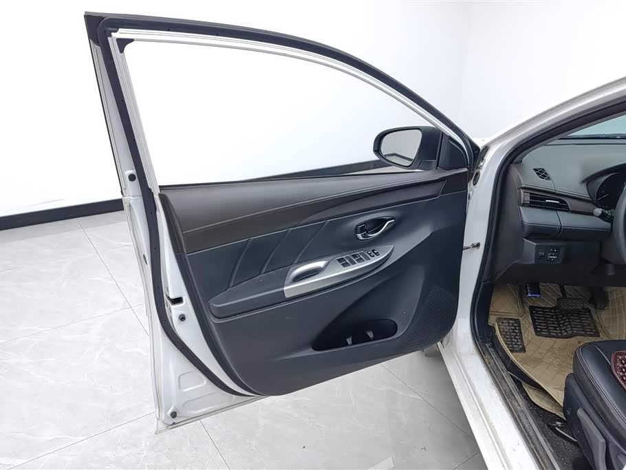 Toyota YARiS L Zhixuan