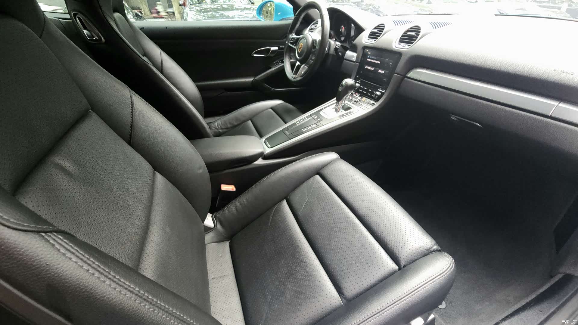 Porsche Cayman, 2019 7