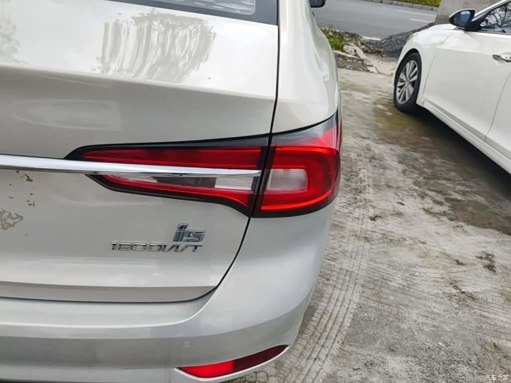 Roewe i5, 2020 8