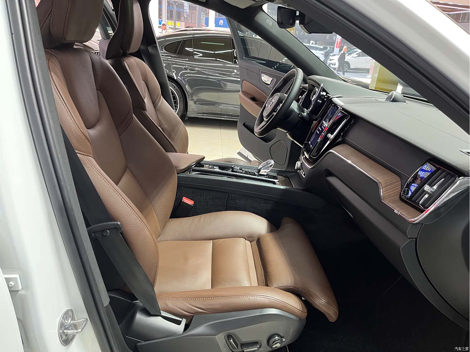 Volvo XC60, 2023 16