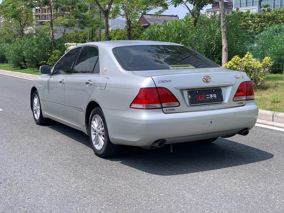 Toyota crown