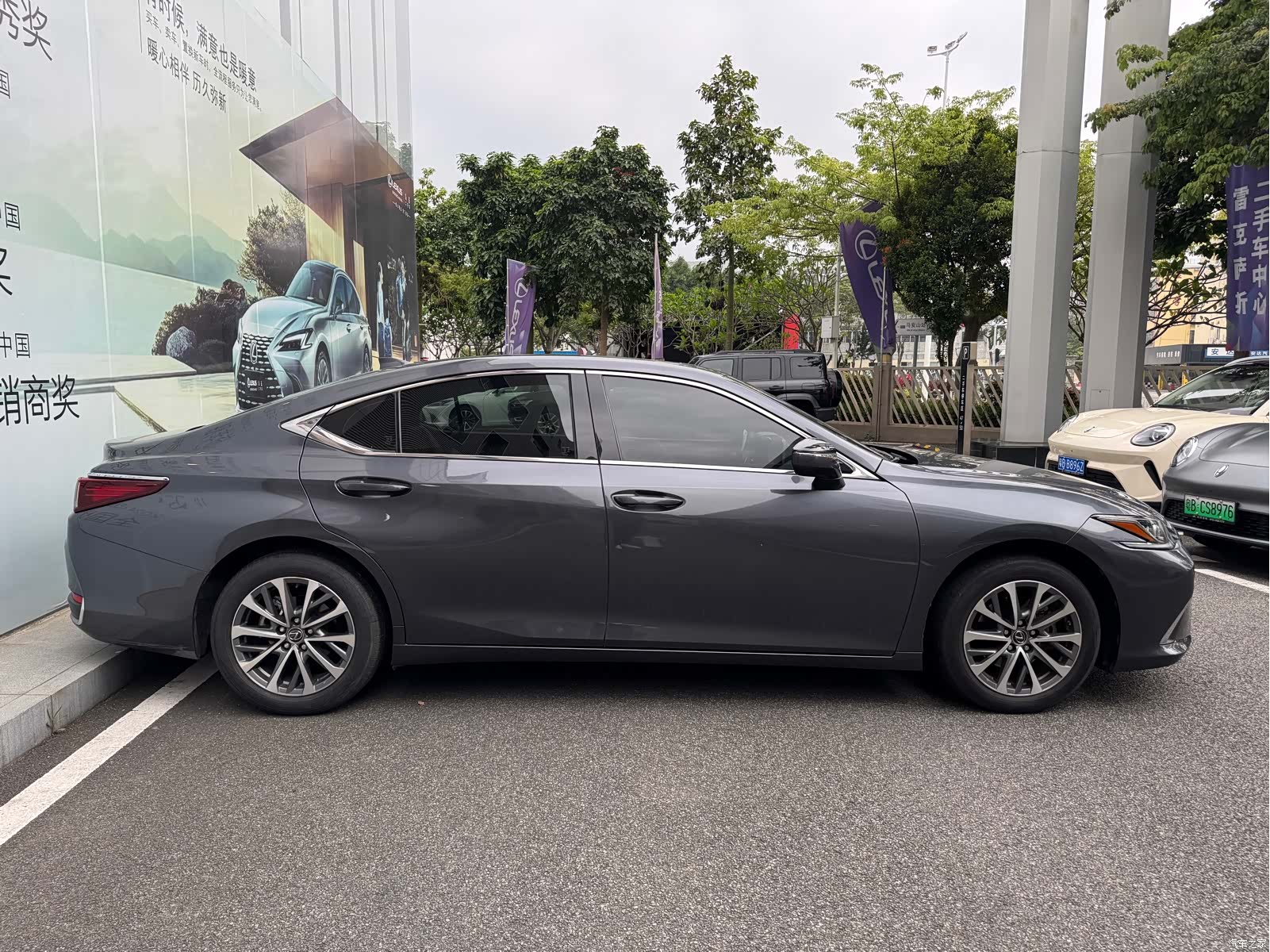Lexus ES, 2021 14