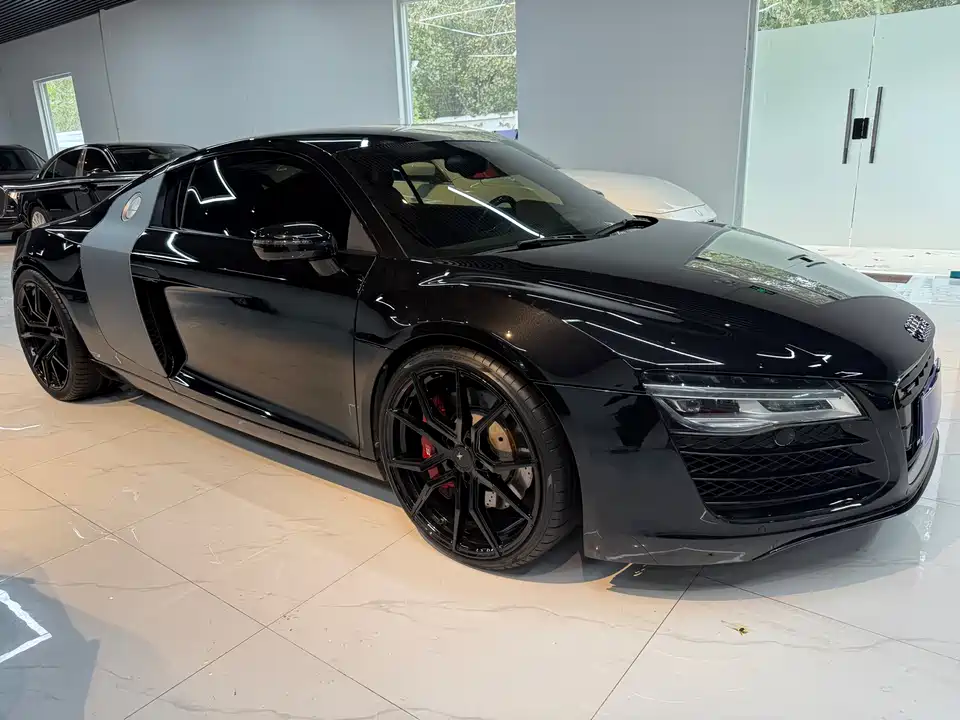 Audi R8