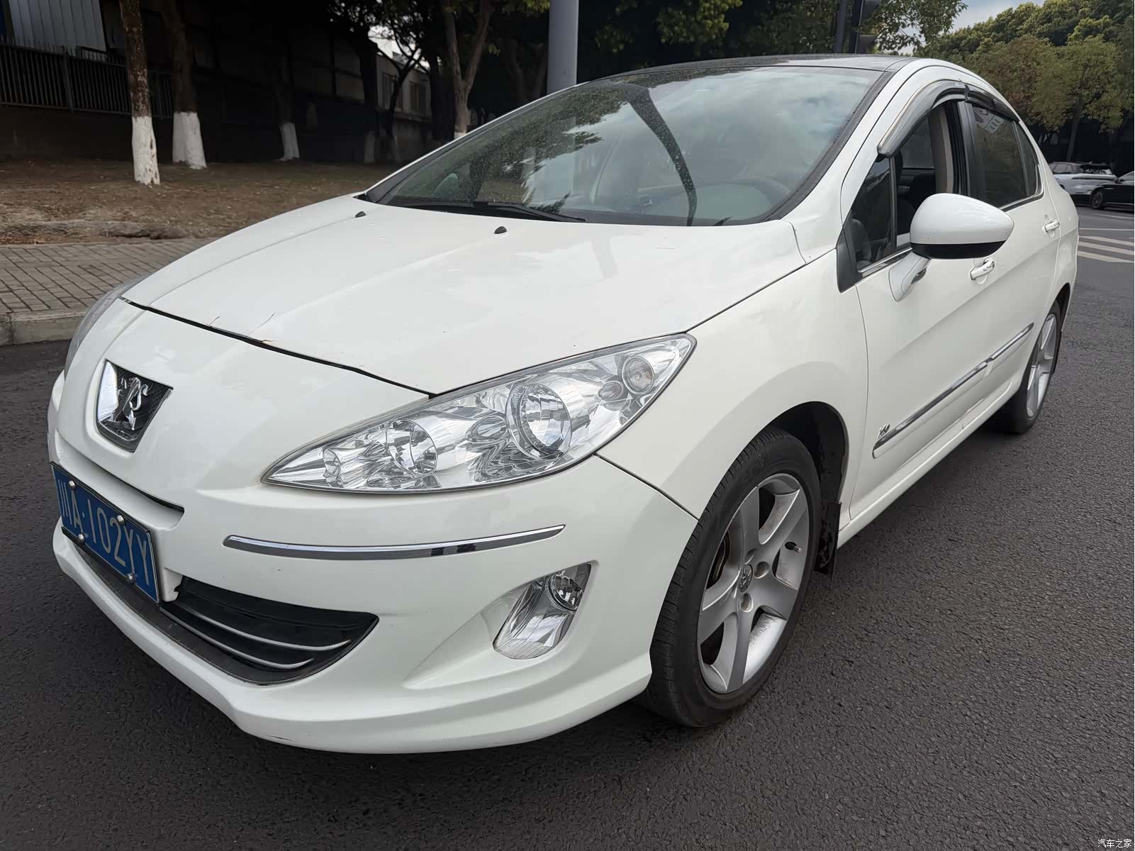 Peugeot 408