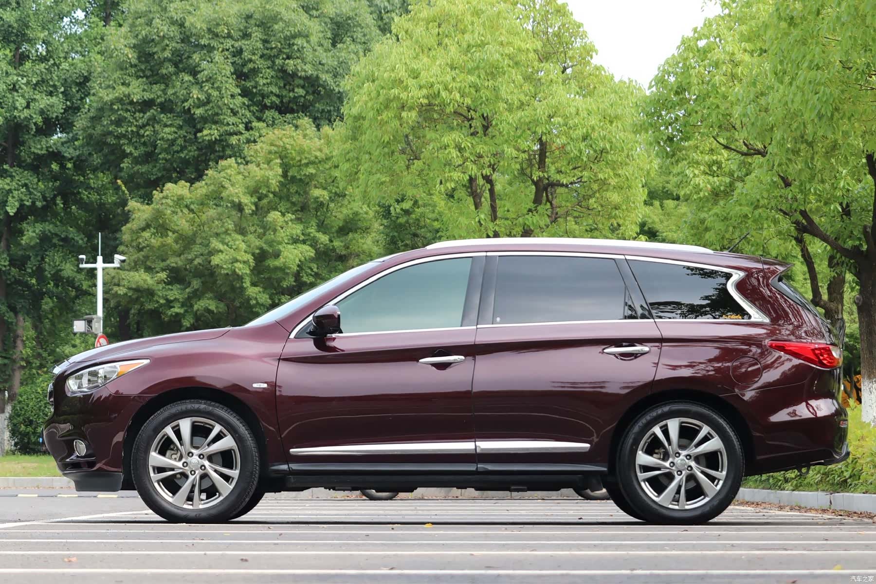 Infiniti JX35, 2013 6