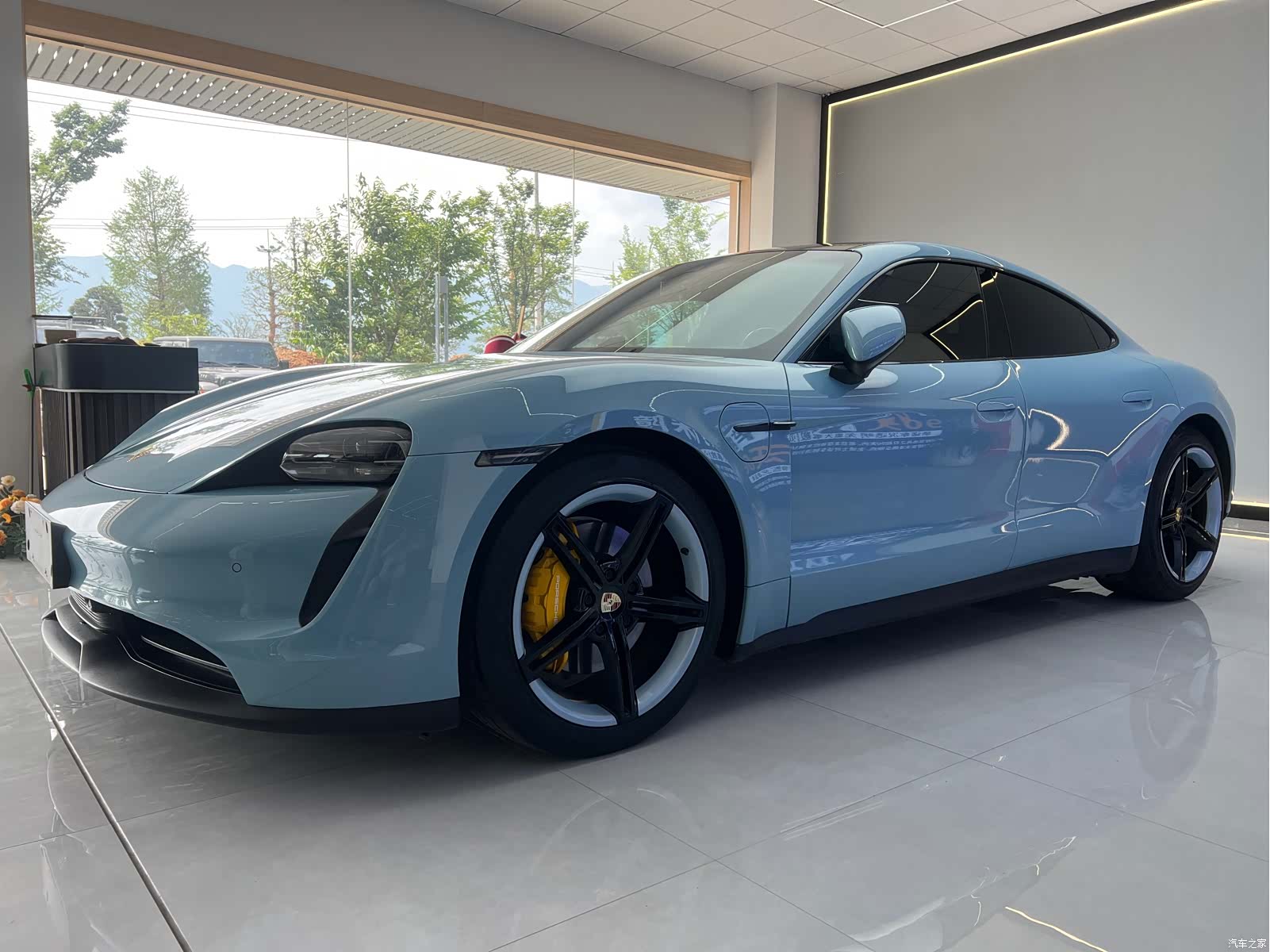 Porsche Taycan, 2021 1