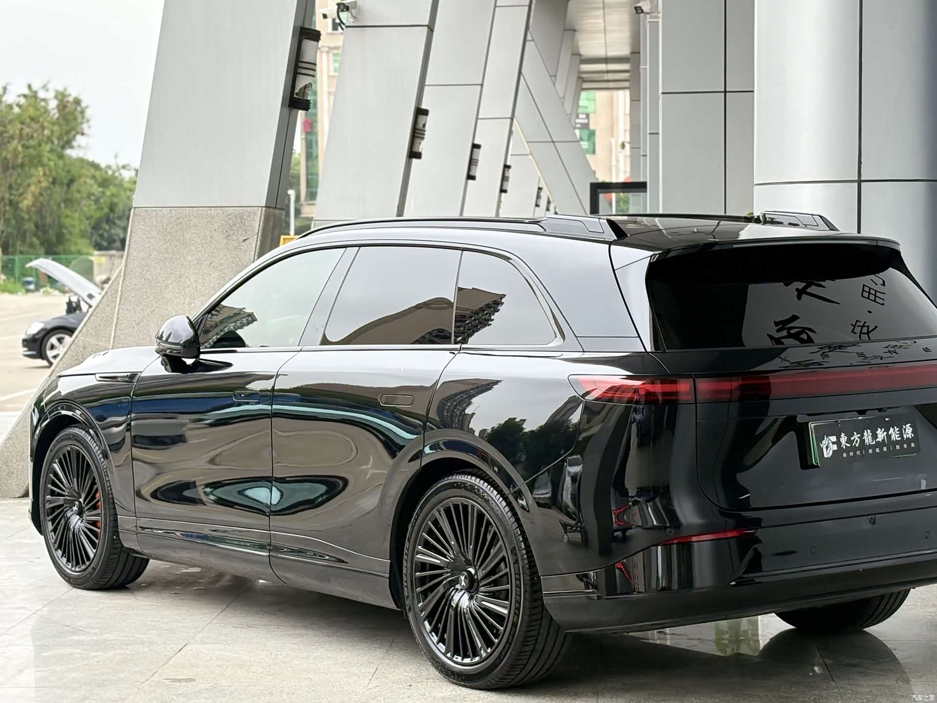 Xpeng G9, 2025 8