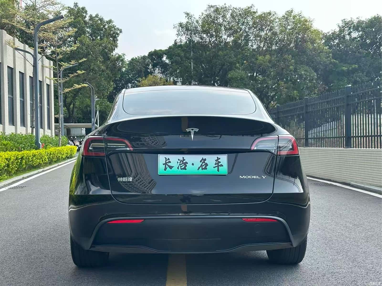 Tesla Model Y, 2023 9