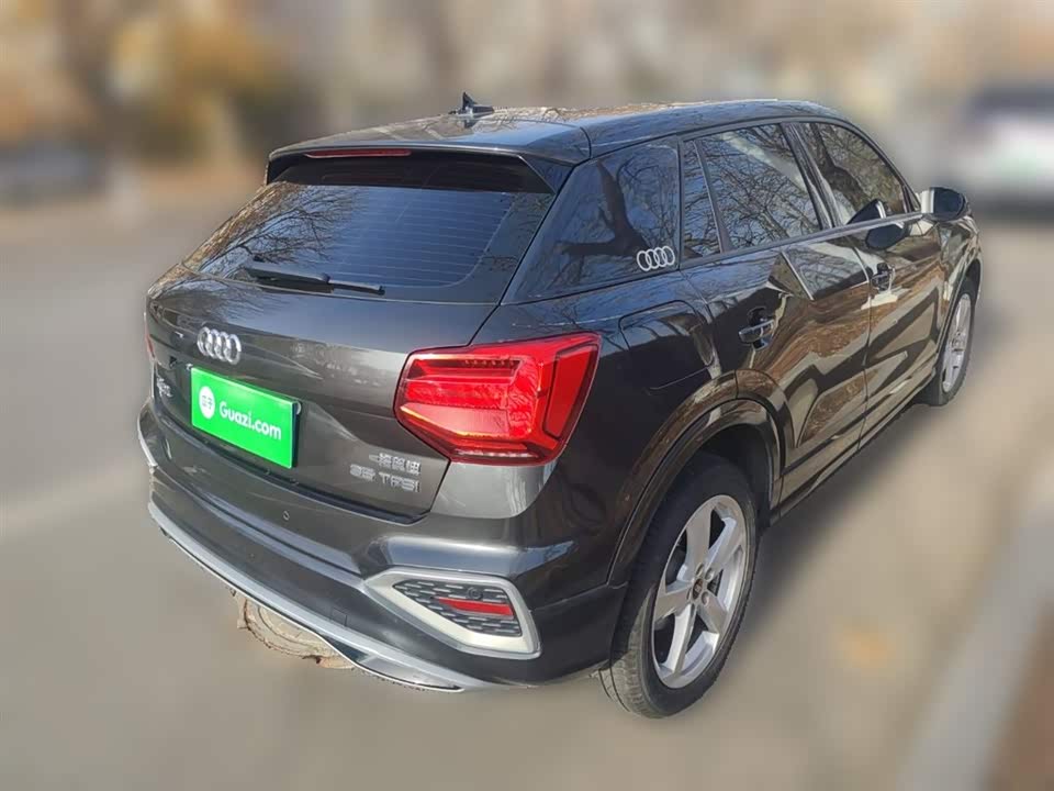 Audi Q2L
