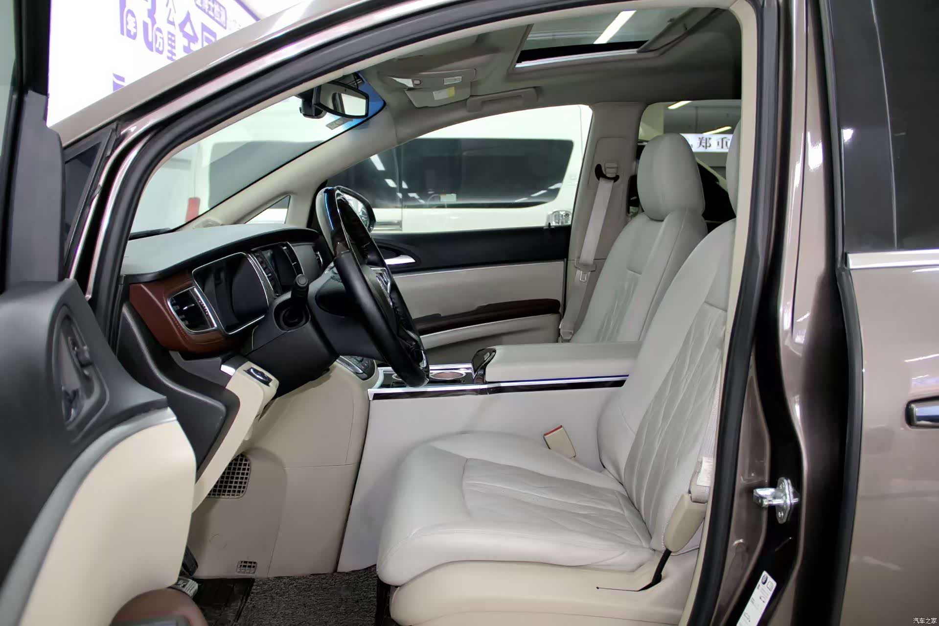 Buick GL8, 2019 6