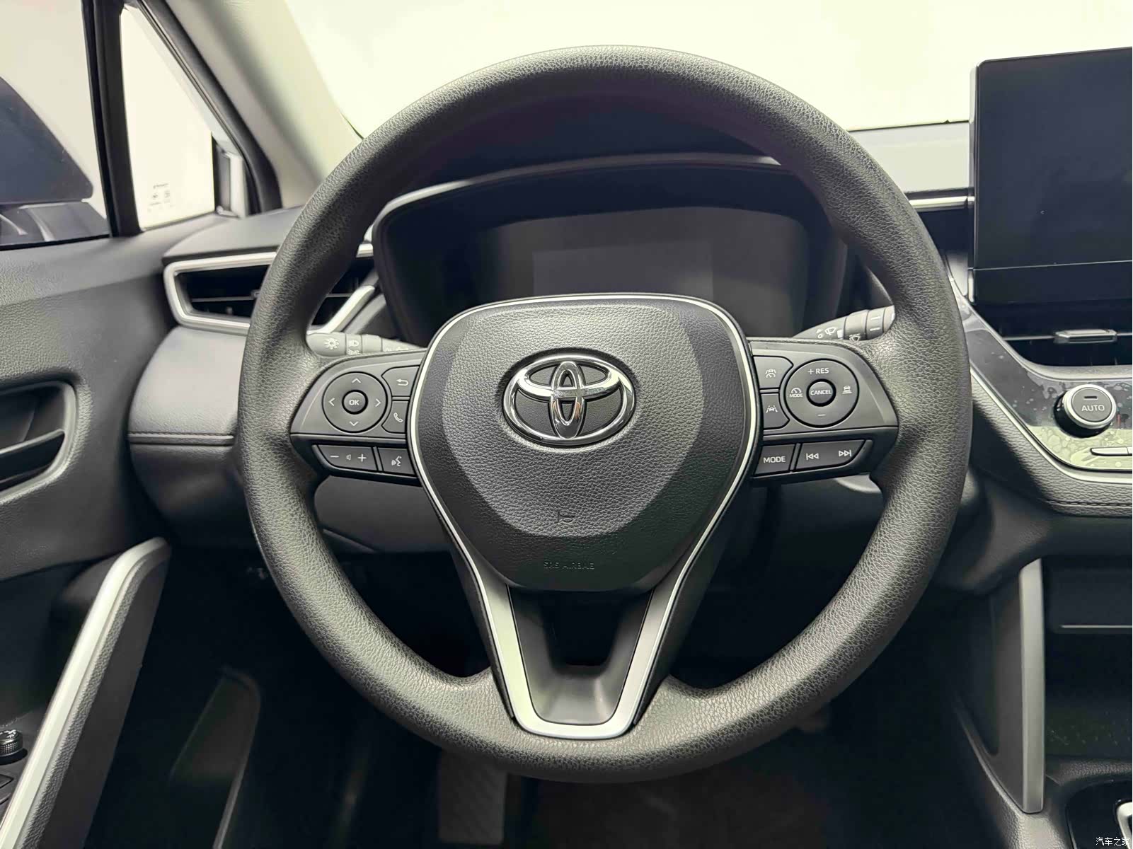 Toyota Frontlander, 2025 все фото