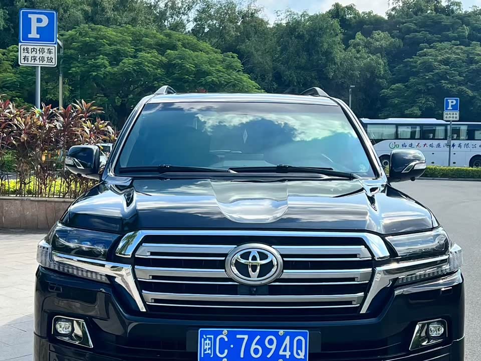 Toyota Land Cruiser