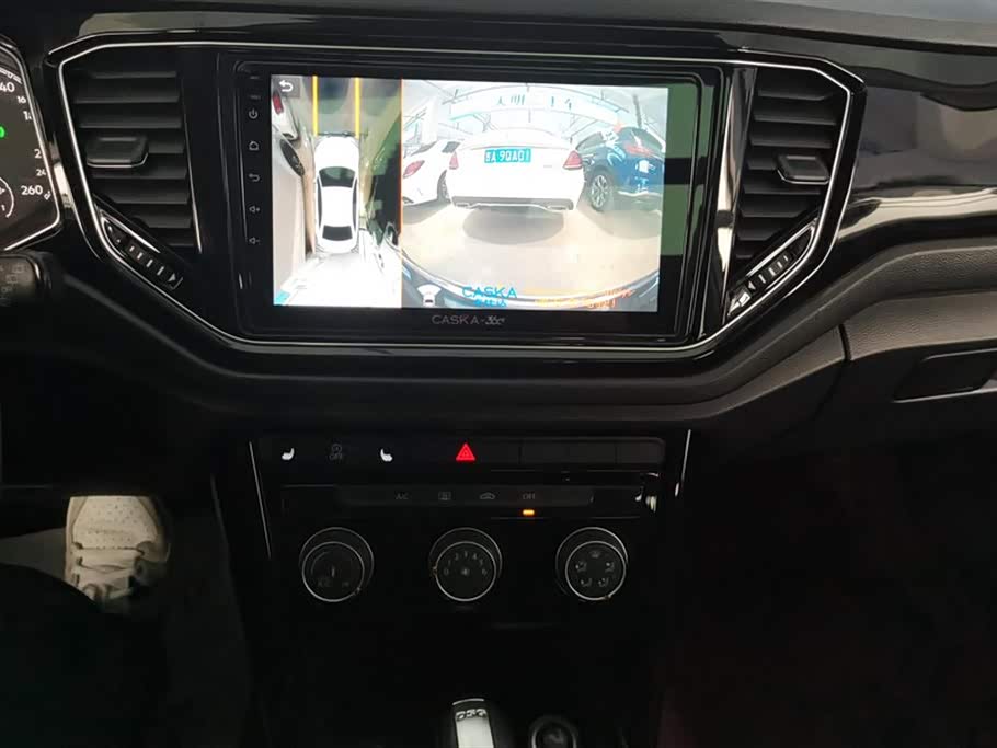 Volkswagen T-ROC exploring Songs