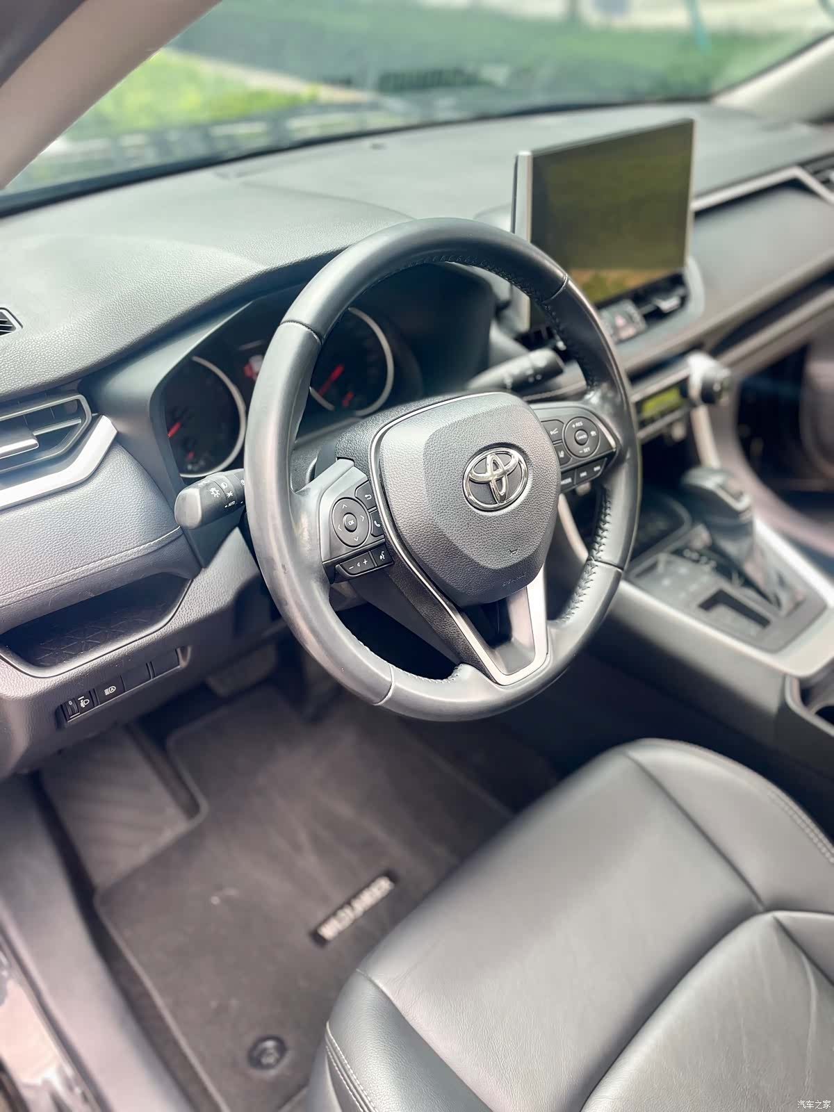 Toyota Wildlander, 2022 18