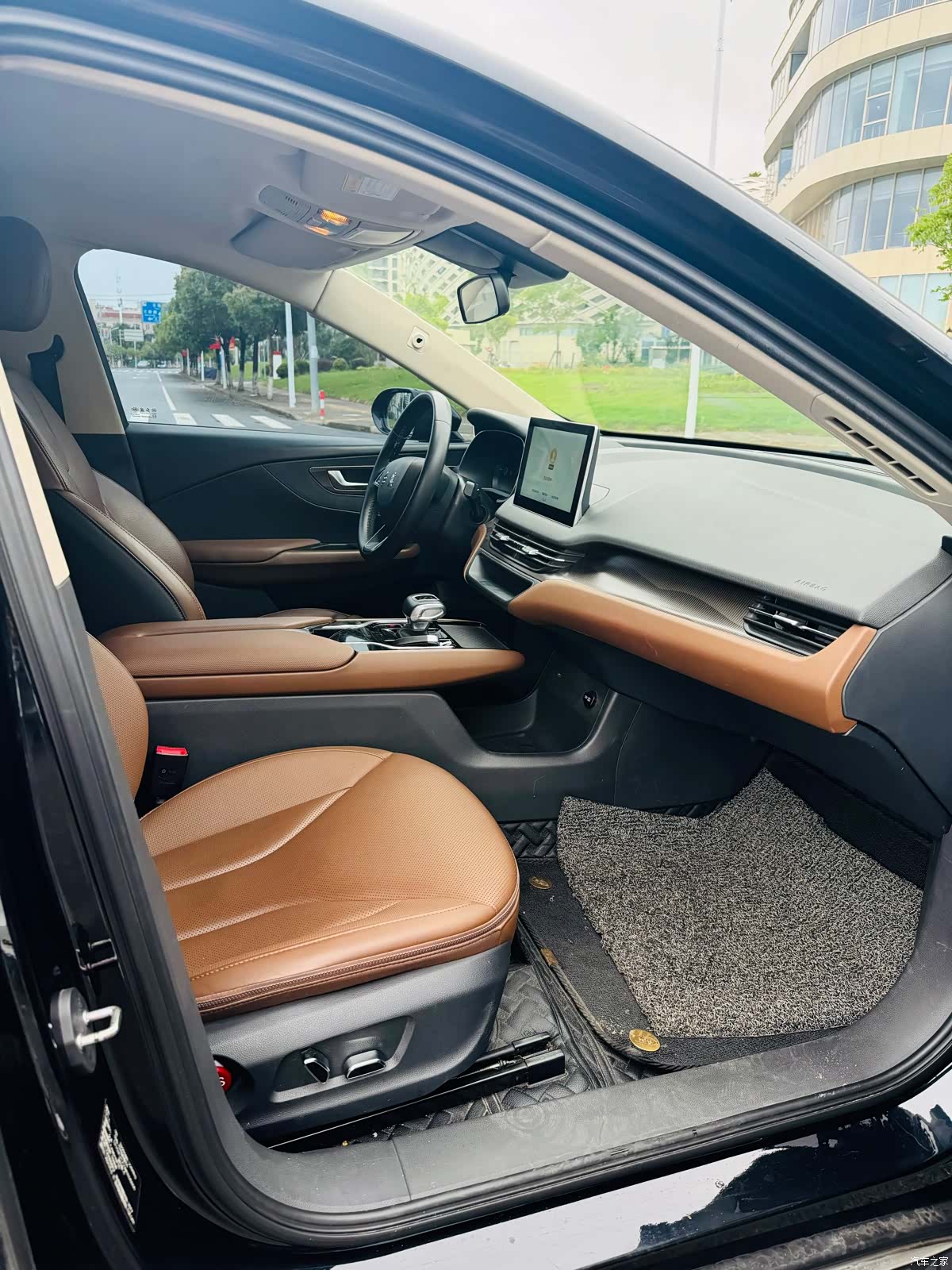 Hongqi QM5, 2021 8