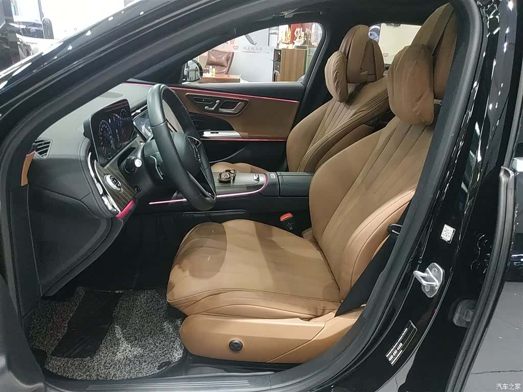 Mercedes-Benz E-Class, 2024 11