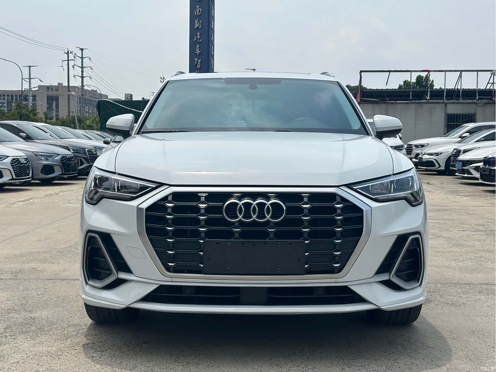 Audi Q3, 2022 2